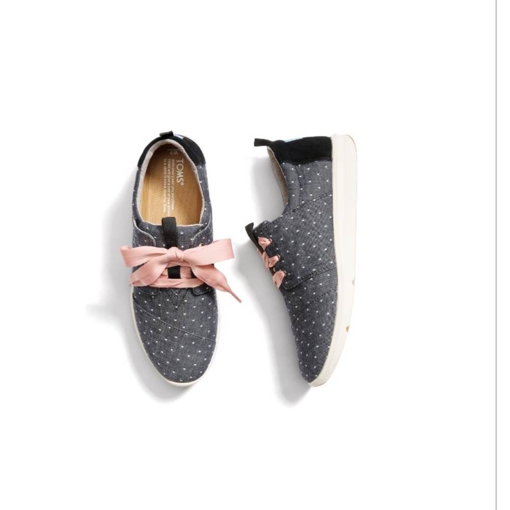 Toms